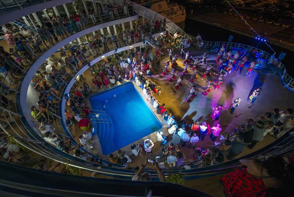 Camarote Bailes y música polinesia - Aranui 5