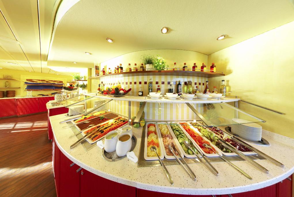 Buffet & Live-Cooking A-Rosa Stella