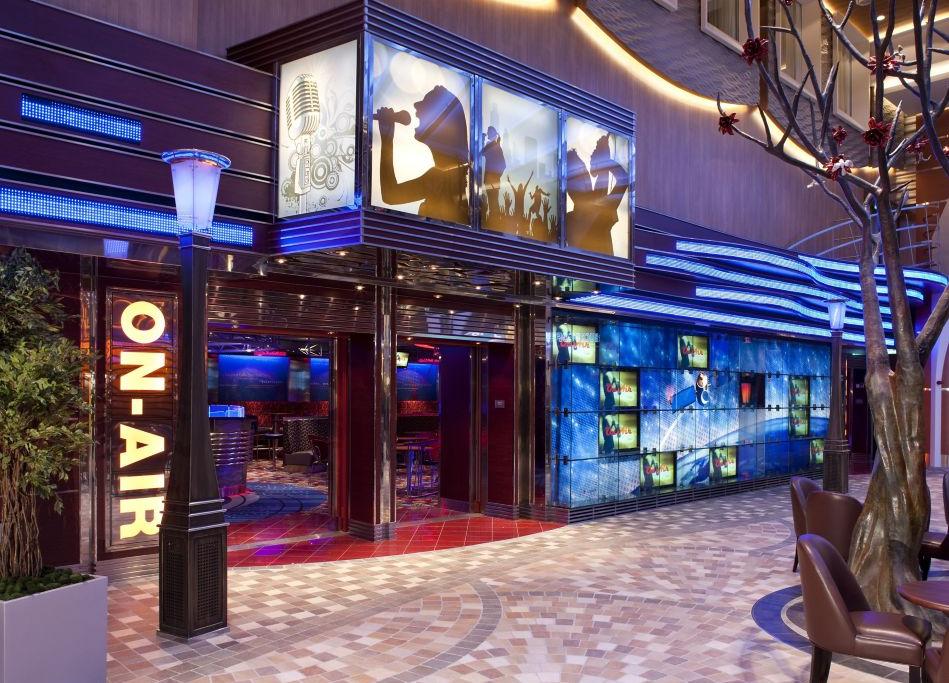 Club Karaoke On Air Voyager of the Seas