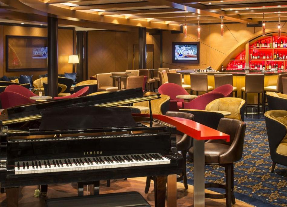 Schooner Bar Voyager of the Seas