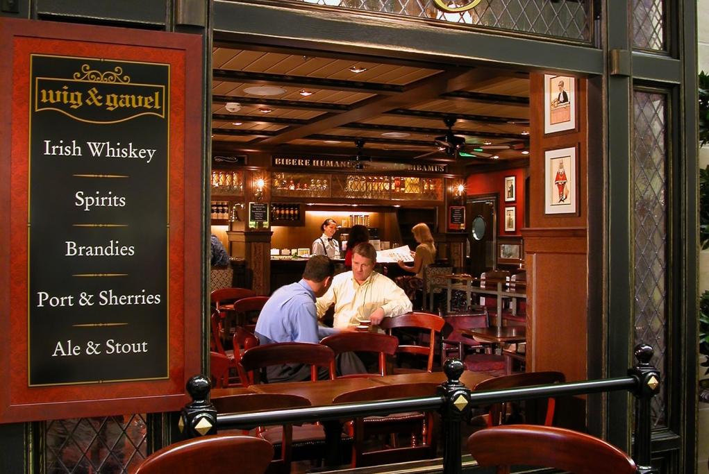 English Pub Allure of the Seas