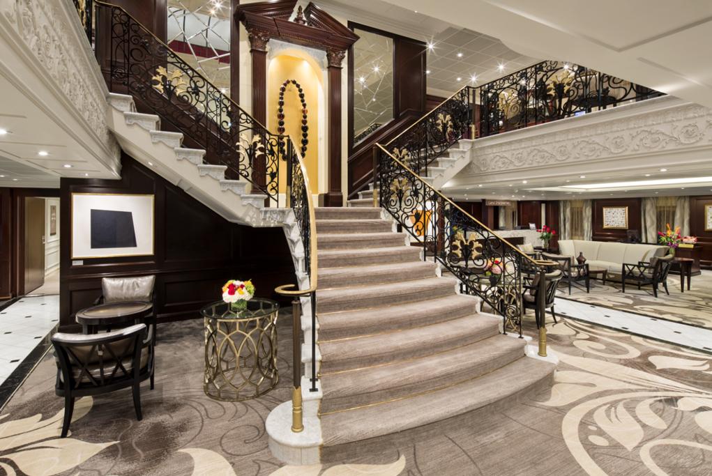 Hall principal Azamara Onward