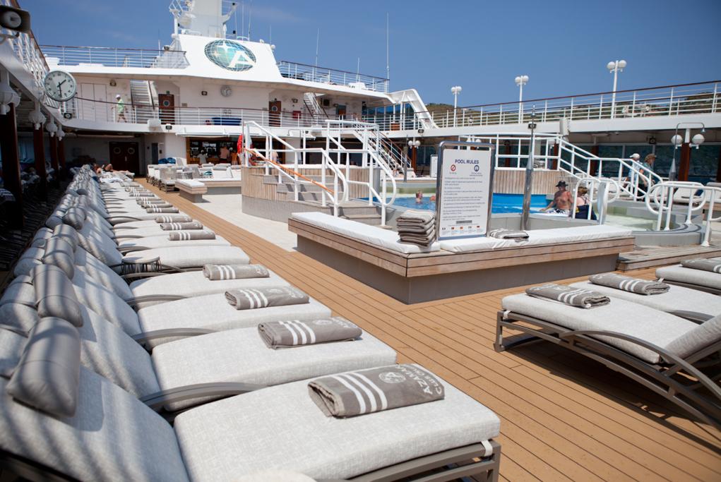 Piscina Azamara Onward