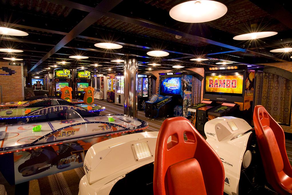 Arcades Room Carnival Breeze