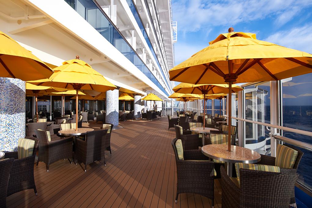 Bar Plaza Lanai Carnival Breeze