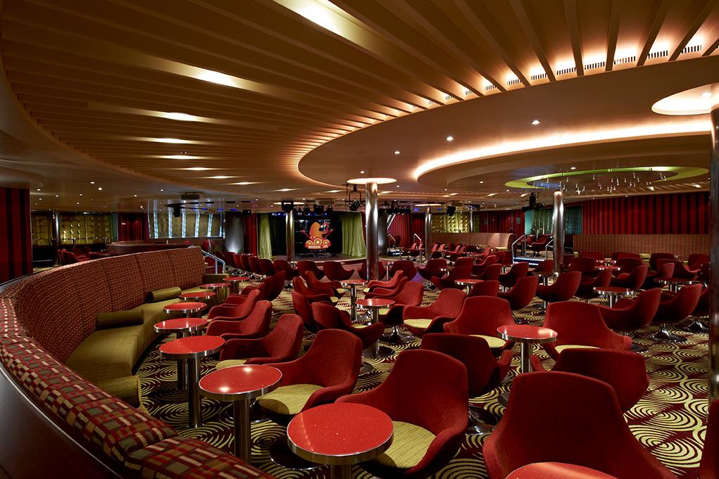 Lounge Carnival Breeze