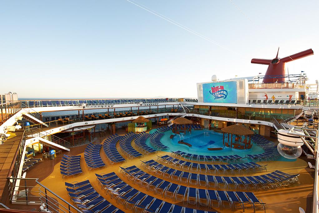 Piscina-central Carnival Breeze
