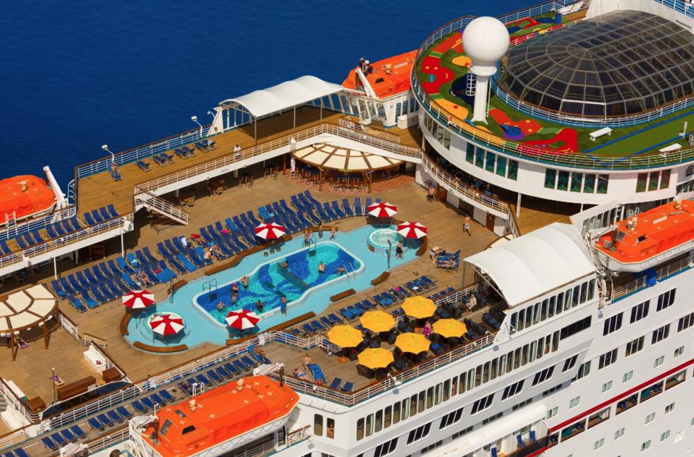 Piscina Principal Carnival Elation