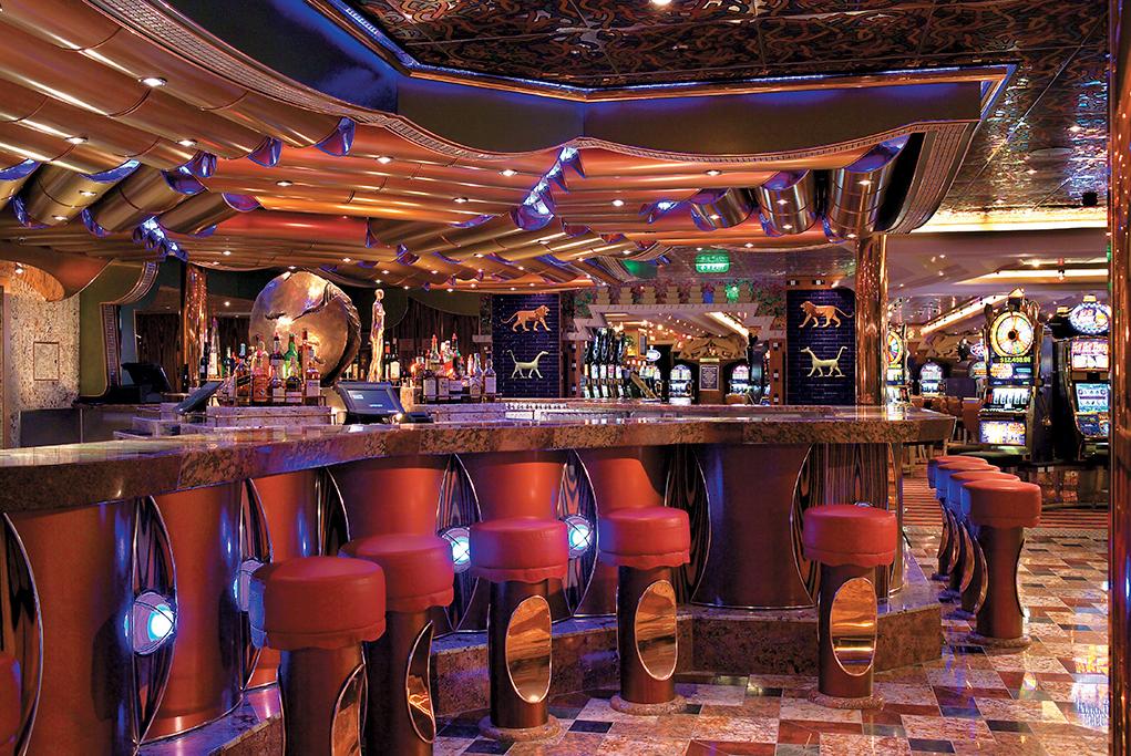 Bar-Centuries-Promenade Carnival Freedom