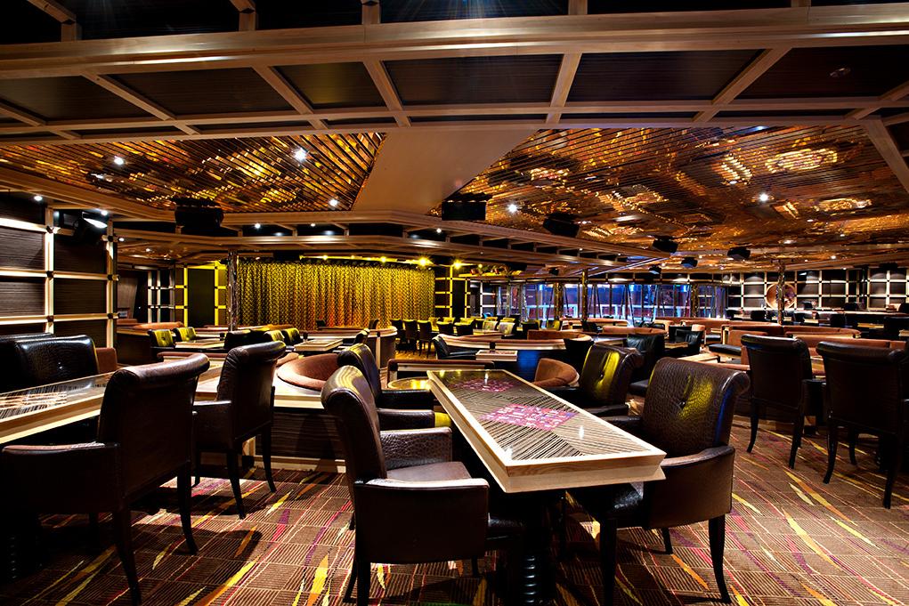 Ebony-Lounge Carnival Glory