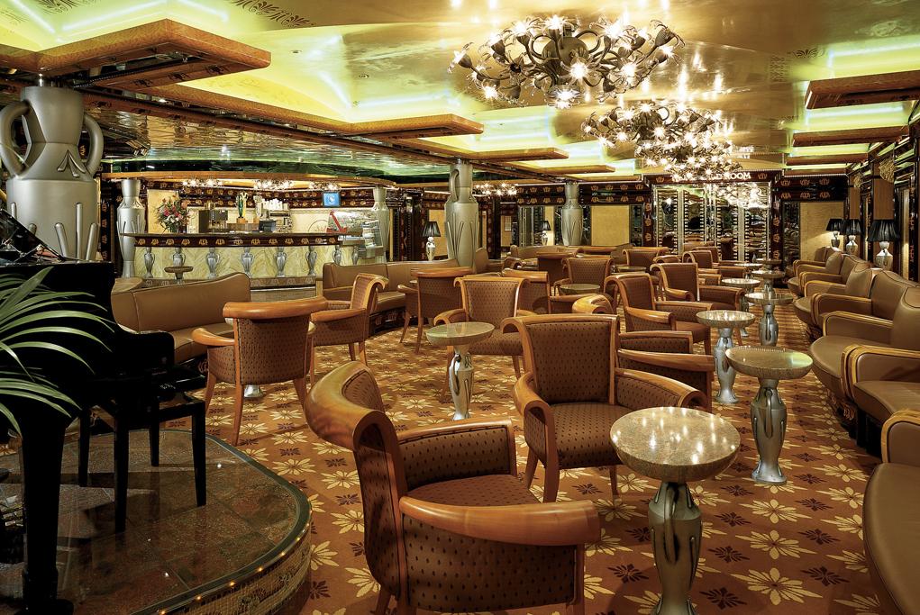 Café Hollywood Boulevard Carnival Legend