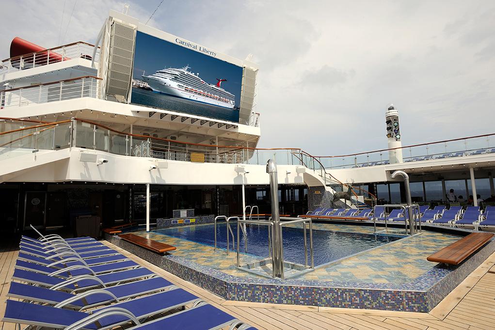 Pìscina-Tivoli Carnival Liberty