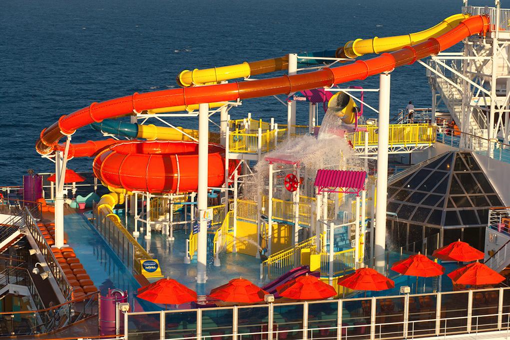 Camarote Toboganes WaterWorks - Carnival Magic