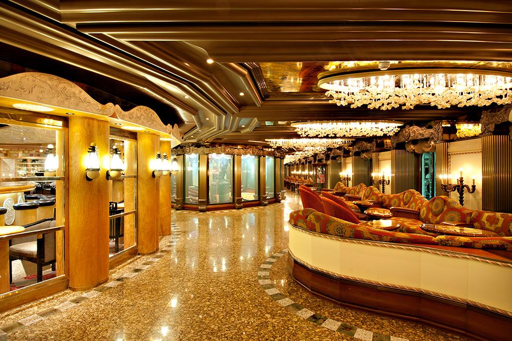 Boulevard-Via-Veneto Carnival Pride