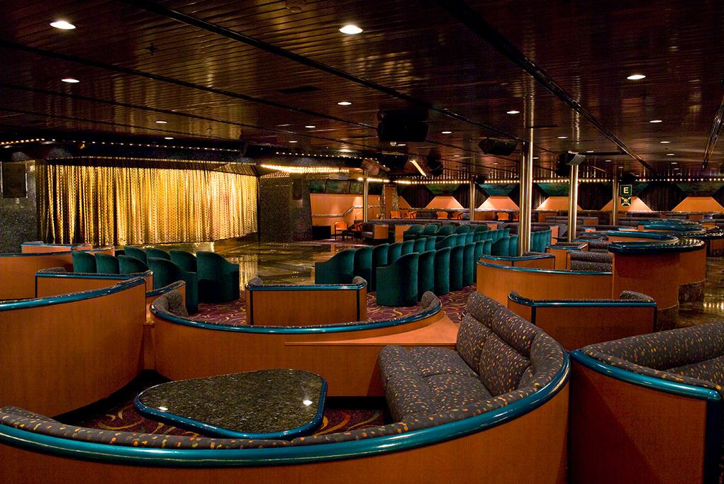 Lounge-Plaza Carnival Sensation