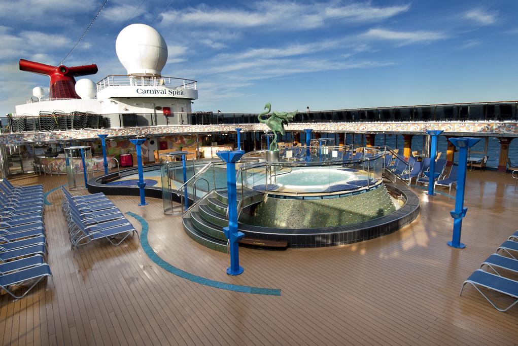 Piscina central Carnival Spirit