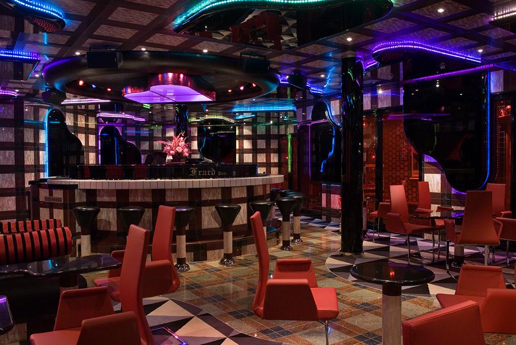 Grand-Piano-Bar Carnival Splendor