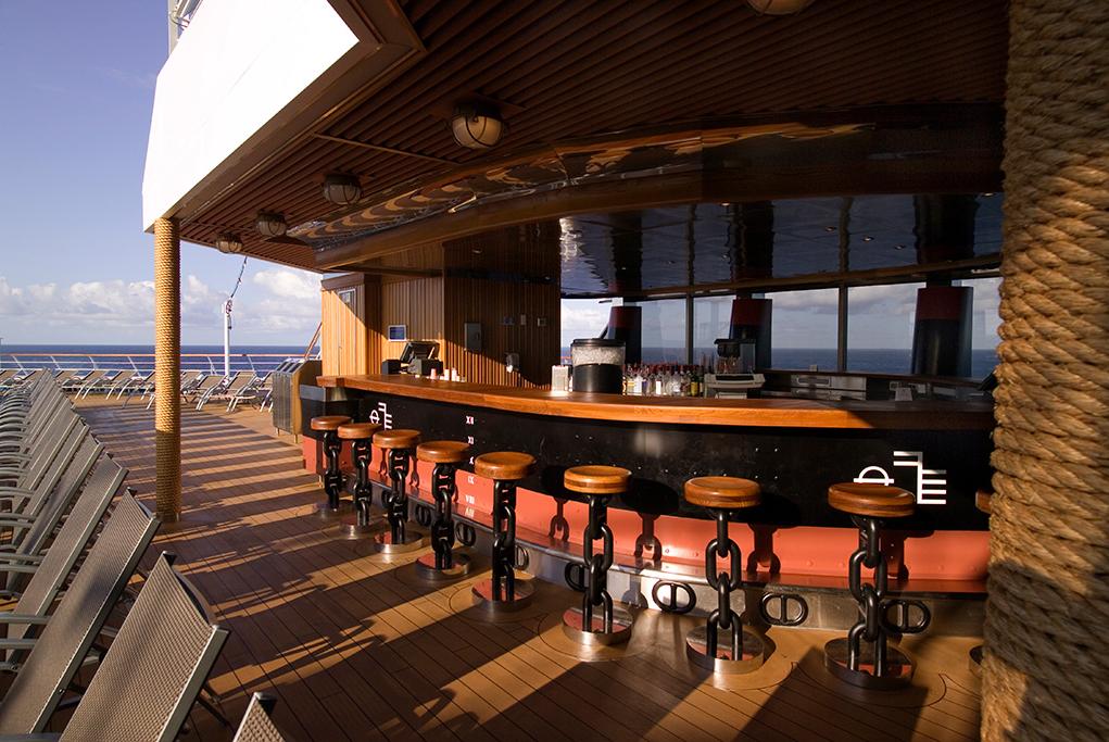 Lido-Bar-Forward Carnival Splendor