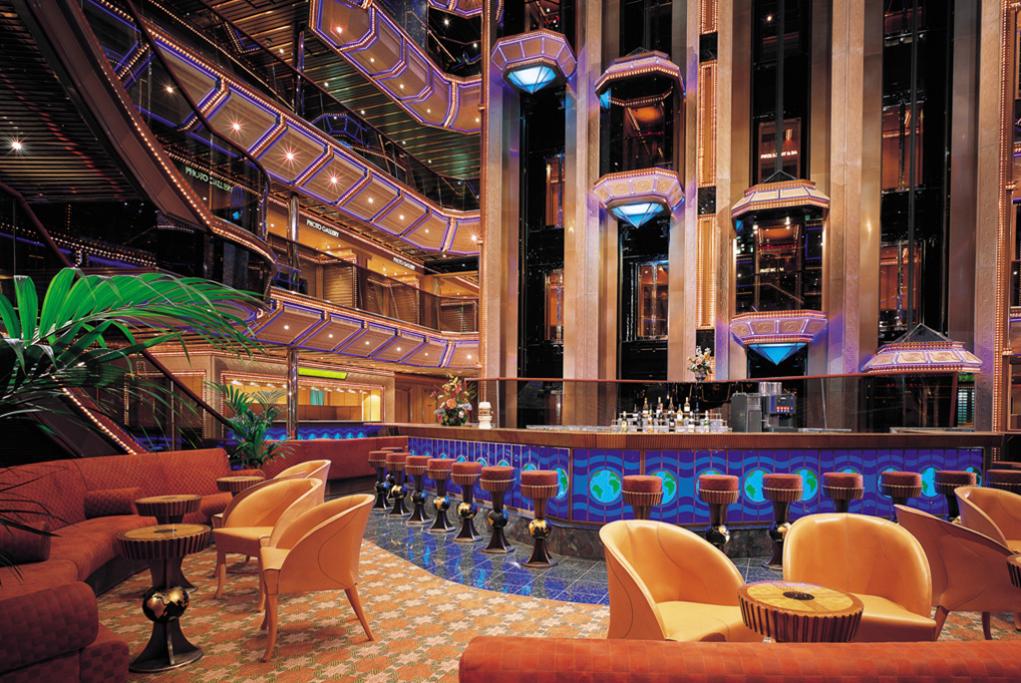 Lobby-Bar Carnival Triumph