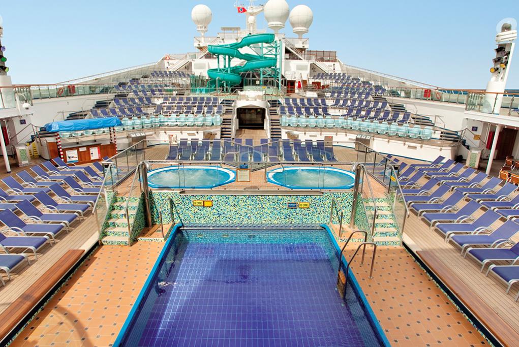 Camarote Piscinas para todos - Carnival Valor