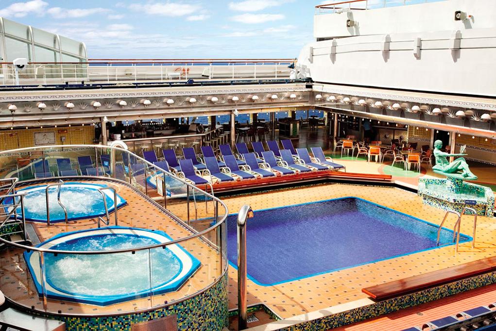 Piscina y jacuzzis Carnival Valor