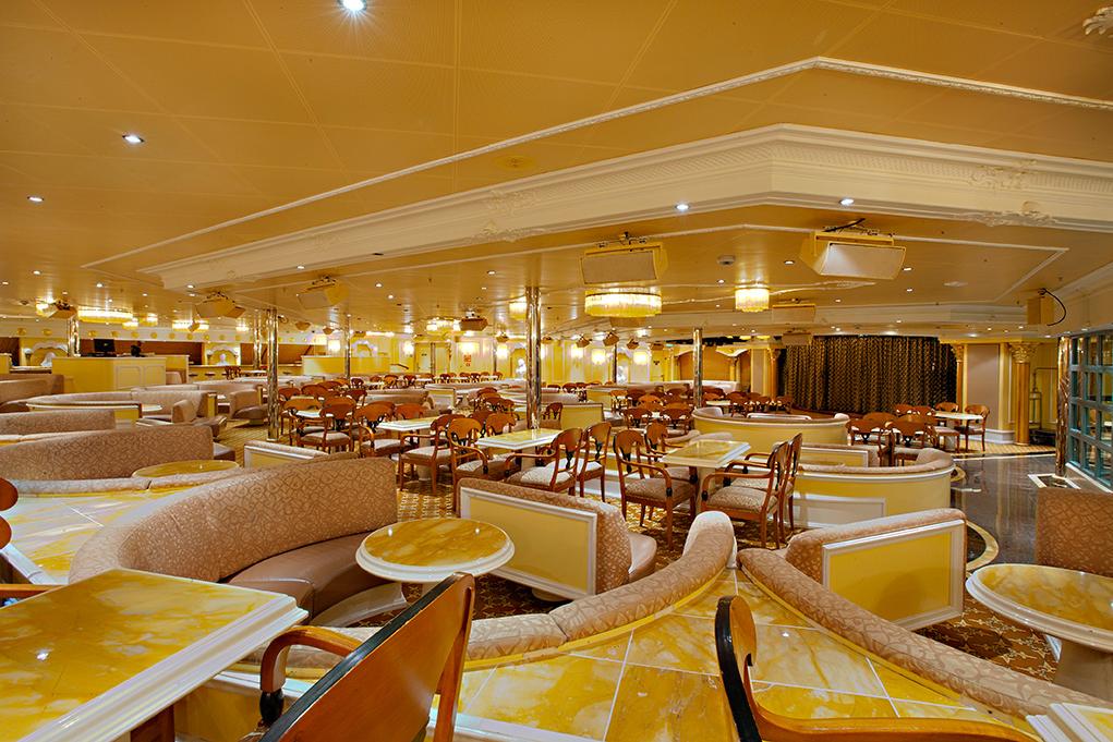 Lounge-Adriatic Carnival Victory
