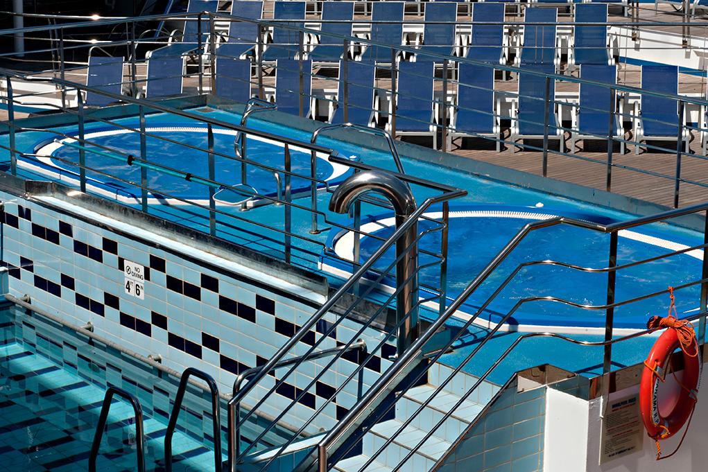 Piscina-Tritons Carnival Victory