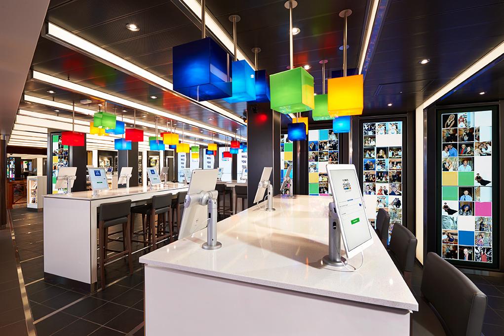 Sala-de-Internet-Pixels Carnival Vista