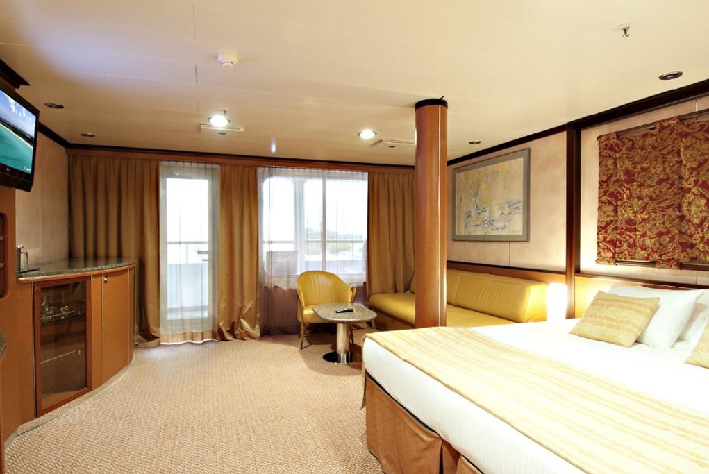 Grand Suite Carnival Imagination