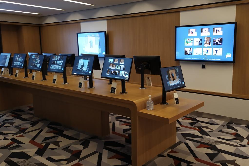 Fotografía Celebrity Beyond