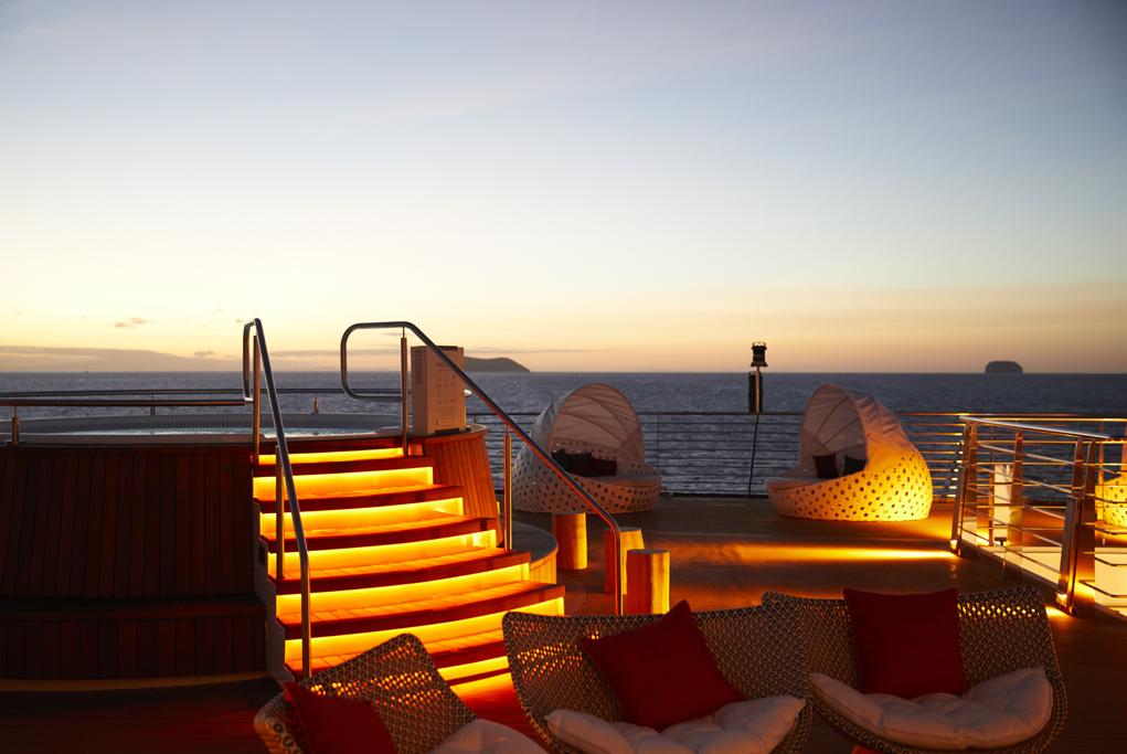 Lounge The Vista Celebrity Flora