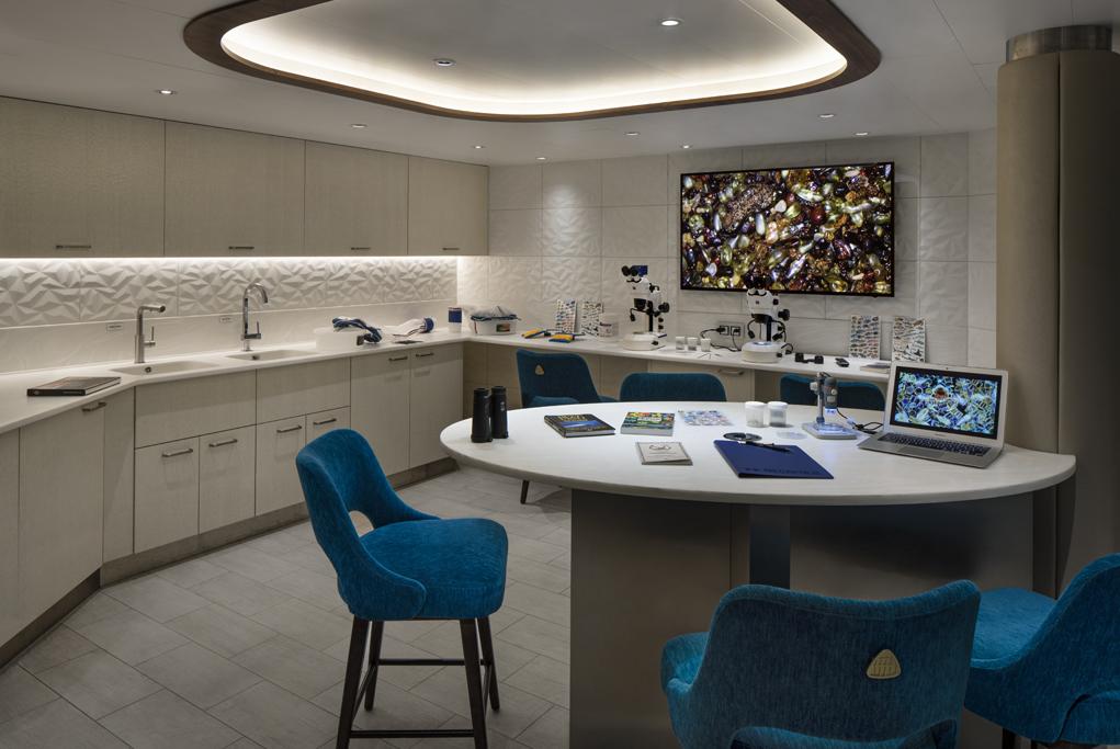 The Lab Celebrity Flora