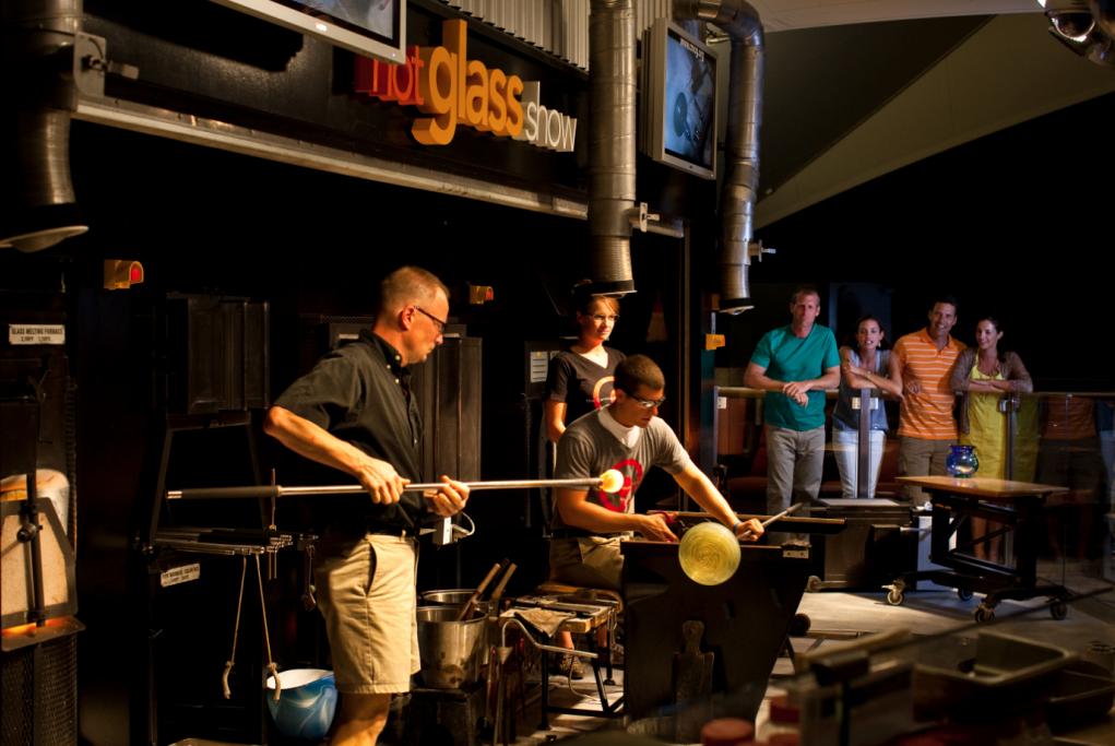 Camarote The Hot Glass Show - Celebrity Equinox