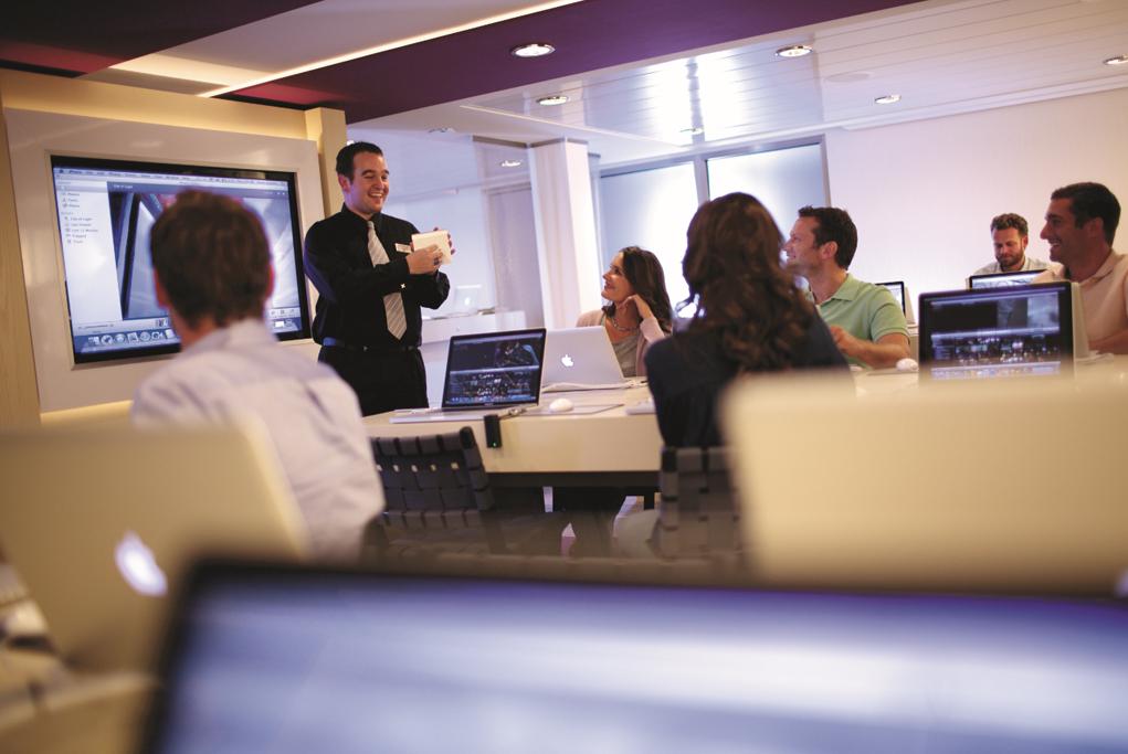 iLounge 2 Celebrity Silhouette