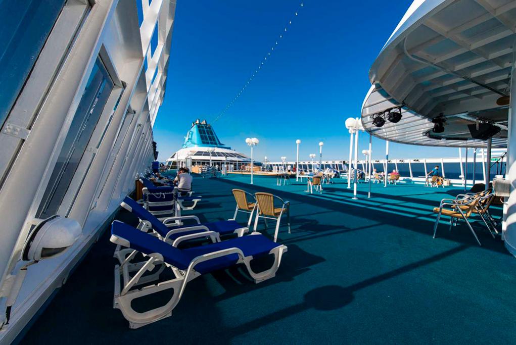 Piscina Celestyal Nefeli