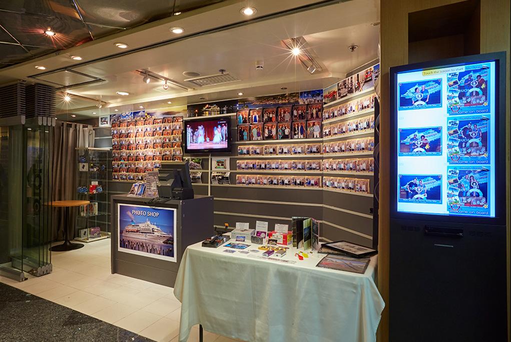 Galeria de fotos Celestyal Crystal