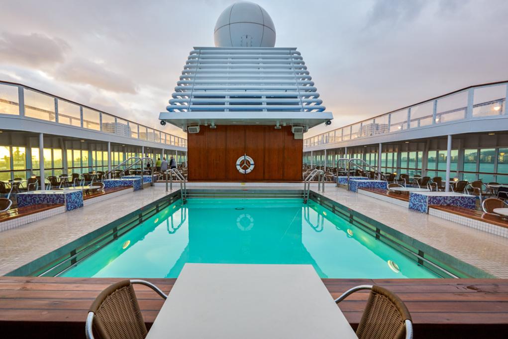 Piscina central Celestyal Majesty