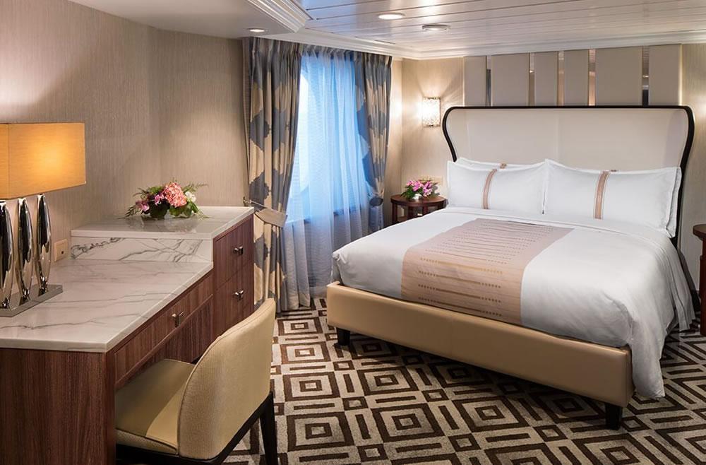 Exterior Azamara Pursuit