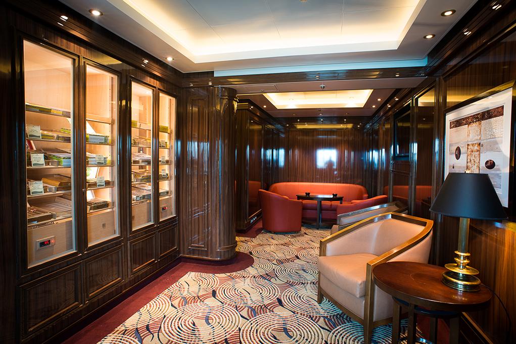 Churchill-Cigar-Lounge Coral Princess