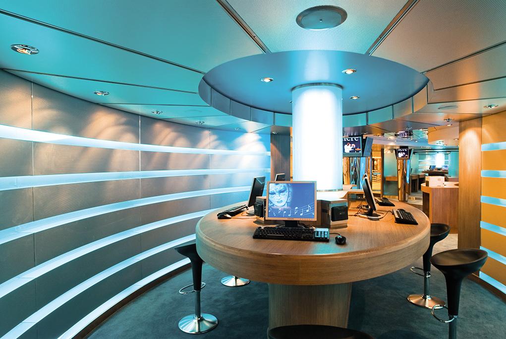 Cyber-Cafe Coral Princess