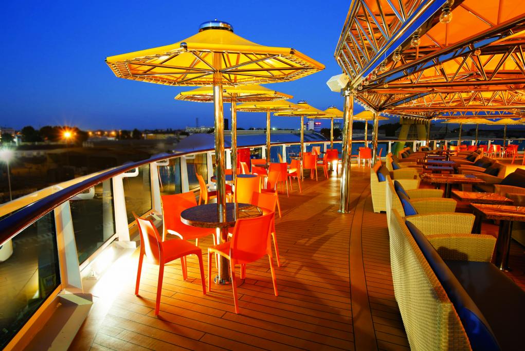 Camarote 11 bares para brindar - Costa Diadema