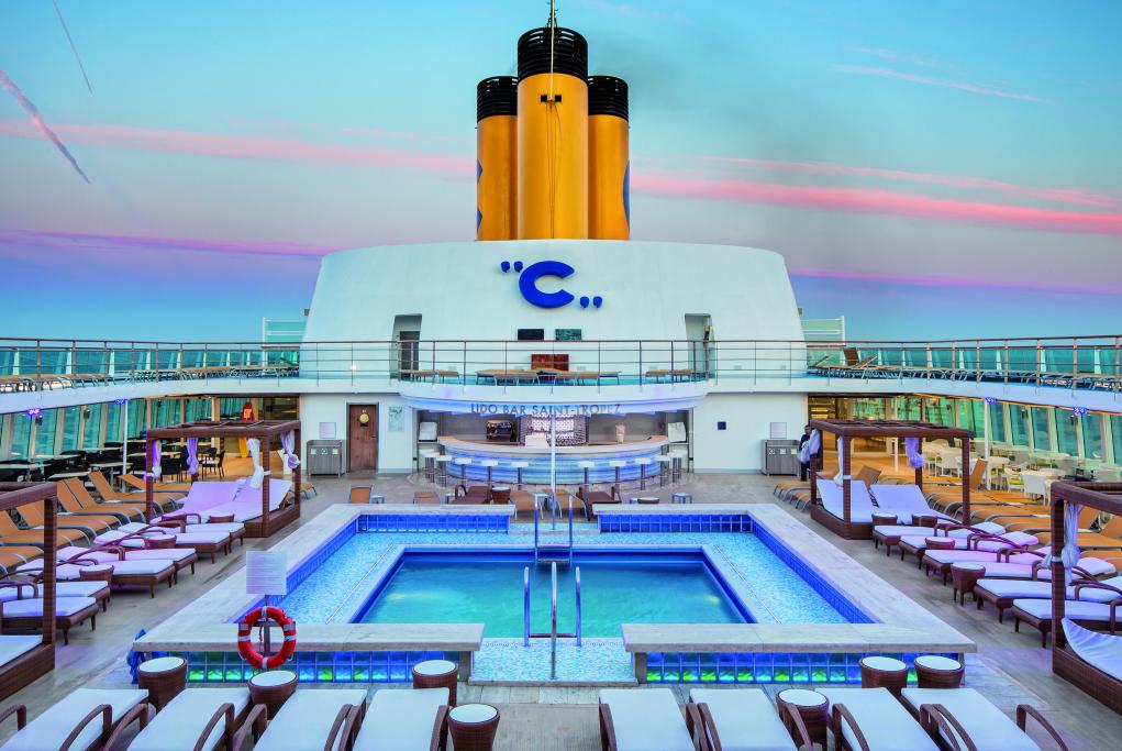 Piscina Montecarlo Costa NeoRomantica