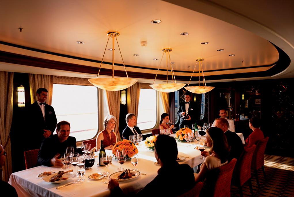 Vintage-Room Crystal Serenity