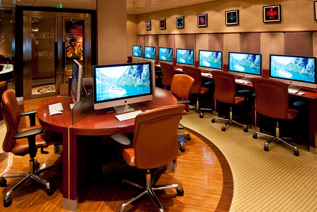 Centro-de-Internet Crystal Symphony