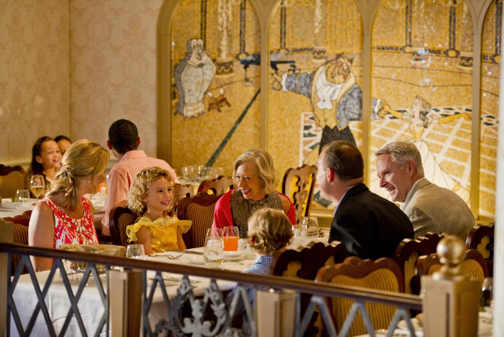 Restaurante Royal Court Disney Dream