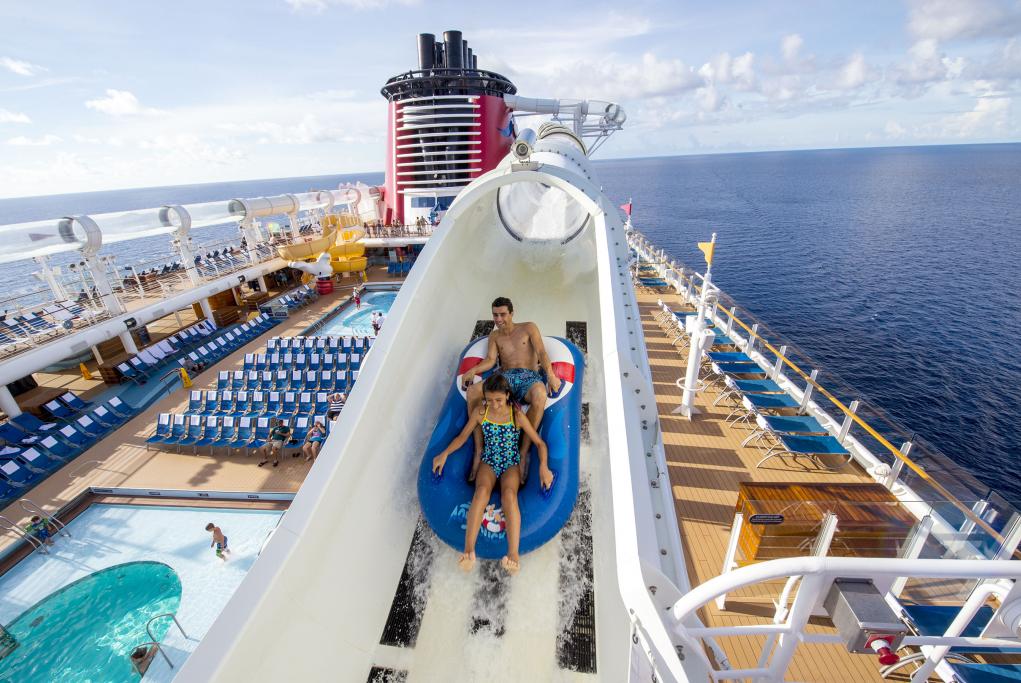 Camarote Piscina y toboganes - Disney Fantasy