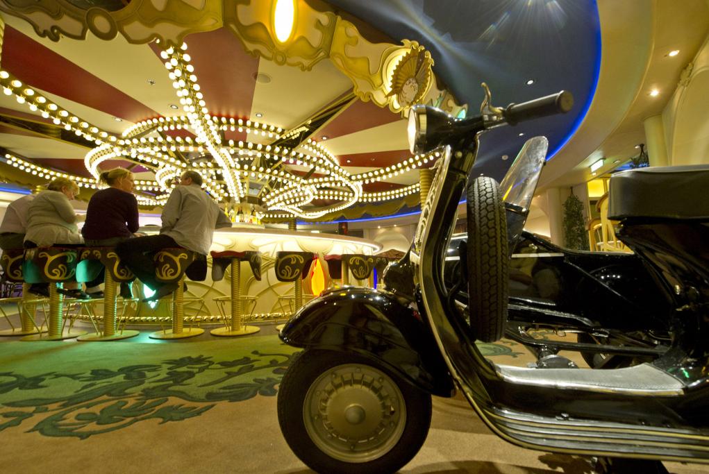 Bar La Piazza Disney Fantasy