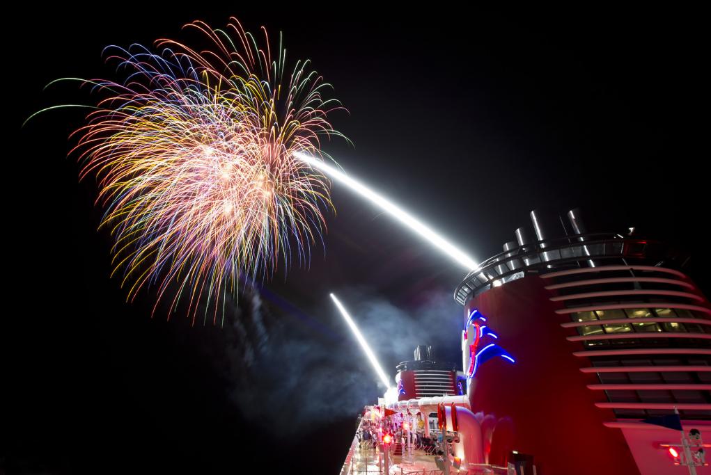 Noche de Fuegos Artificiales Disney Fantasy