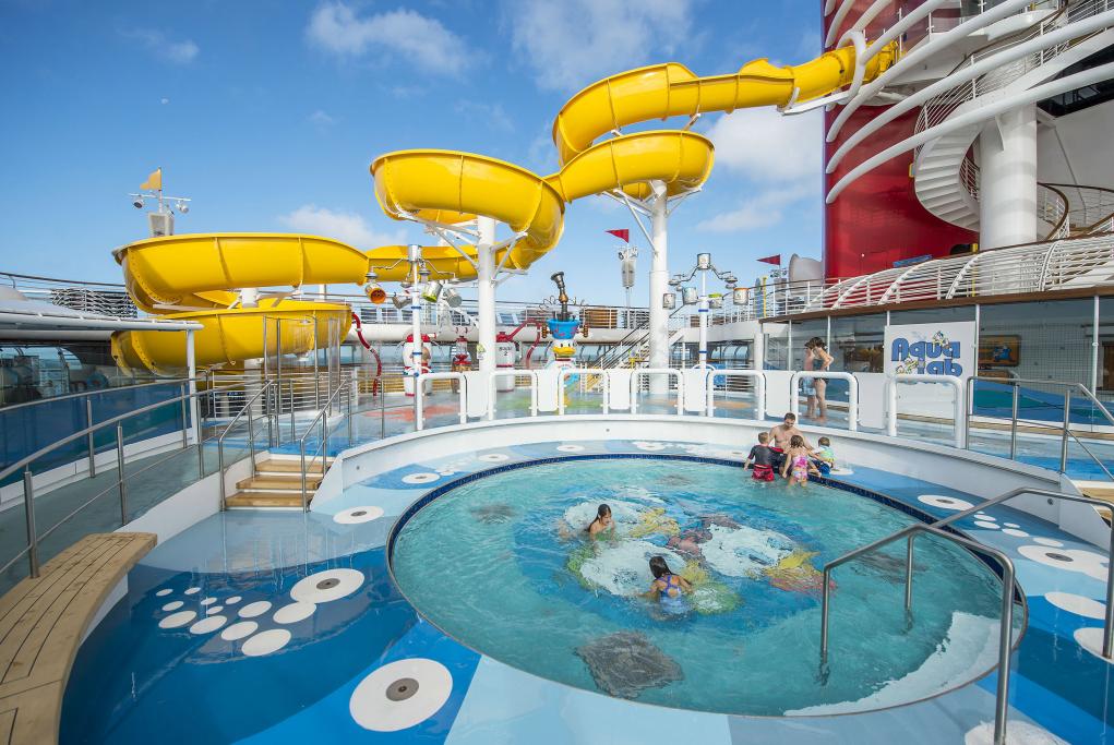 Camarote Toboganes y piscinas - Disney  Wonder