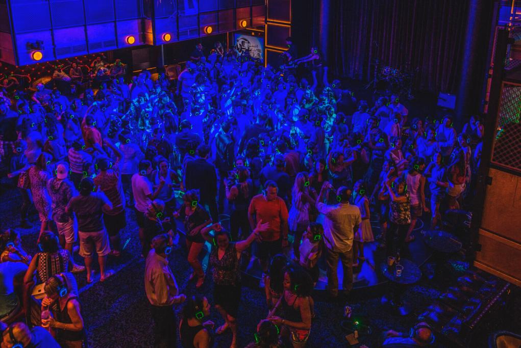 Camarote Fiesta en el Spotlight Lounge - Enchantment of the Seas